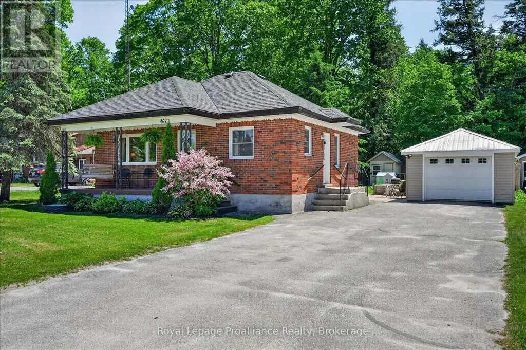 862 South Street Douro-dummer ON K0L 3A0