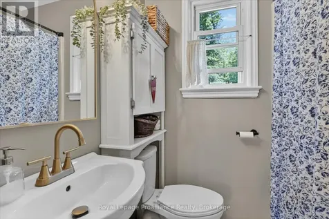 862 South Street Douro-dummer ON K0L 3A0