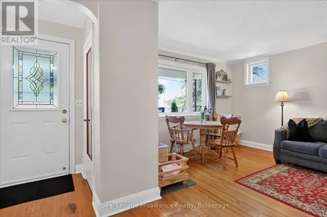 862 South Street Douro-dummer ON K0L 3A0