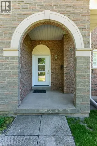 3 Madison Court Welland ON L3C 7G3