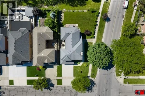 3 Madison Court Welland ON L3C 7G3