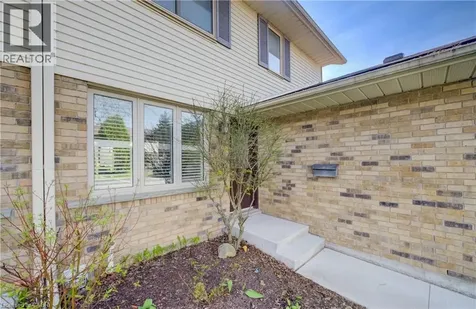 375 Kingscourt Drive Waterloo ON N2K 3N7