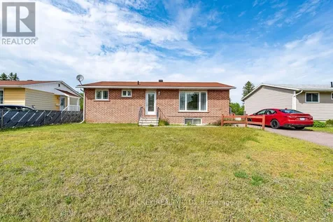 72 Herman Street Petawawa ON K8H 1W2