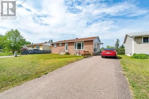 72 Herman Street Petawawa ON K8H 1W2