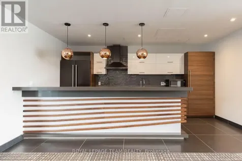 805 Carling Avenue Ottawa ON K1S 5W9