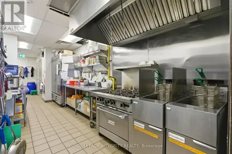 5507 Hazeldean Rd Road Ottawa ON K2S 0P5