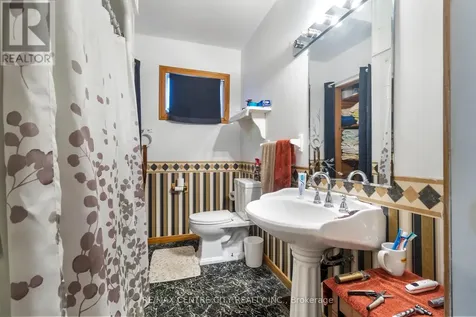 21 Owaissa Street St. Thomas ON N5P 1T1