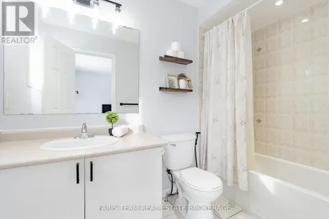 92 Wesley Avenue Wasaga Beach ON L9Z 0B9