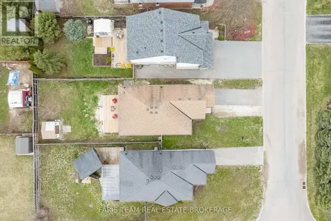 92 Wesley Avenue Wasaga Beach ON L9Z 0B9