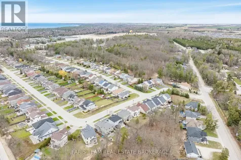92 Wesley Avenue Wasaga Beach ON L9Z 0B9