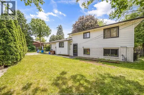 7105 Isabelle Court Windsor ON N8S 4J6