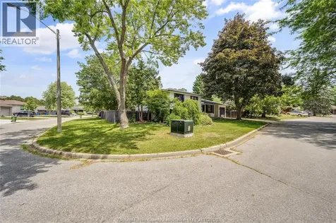 7105 Isabelle Court Windsor ON N8S 4J6