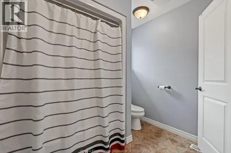 1364 Colonial Crossing Lakeshore ON N8L 0S8