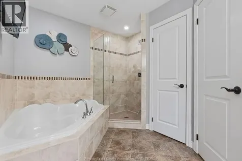1364 Colonial Crossing Lakeshore ON N8L 0S8
