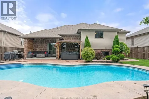 1364 Colonial Crossing Lakeshore ON N8L 0S8