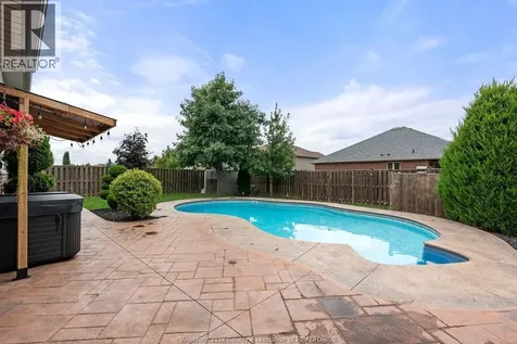 1364 Colonial Crossing Lakeshore ON N8L 0S8