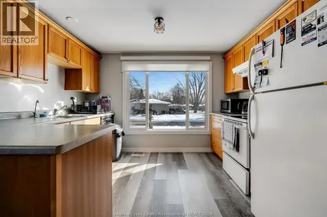 302 Summerset Avenue Kingsville ON N9Y 2B9