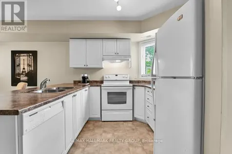 39 Strathaven Private Ottawa ON K1J 1K7
