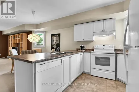 39 Strathaven Private Ottawa ON K1J 1K7