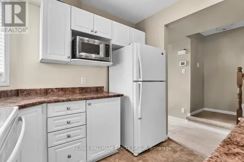 39 Strathaven Private Ottawa ON K1J 1K7