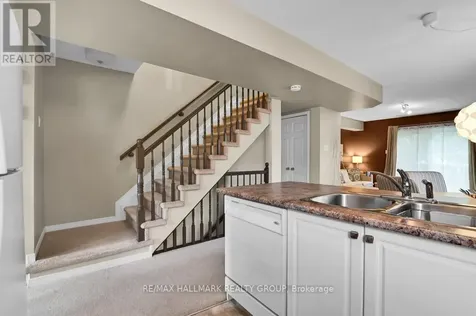 39 Strathaven Private Ottawa ON K1J 1K7