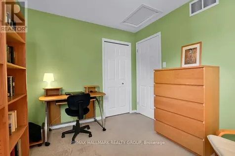 39 Strathaven Private Ottawa ON K1J 1K7
