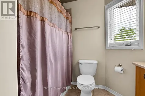 39 Strathaven Private Ottawa ON K1J 1K7