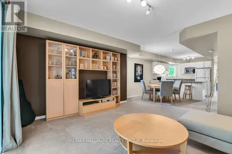 39 Strathaven Private Ottawa ON K1J 1K7