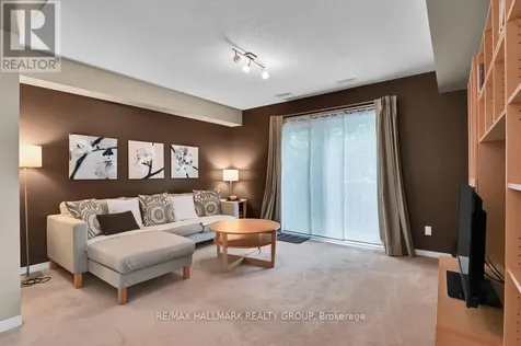 39 Strathaven Private Ottawa ON K1J 1K7