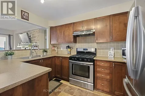 215 Parkrose Private Ottawa ON K4A 0N8