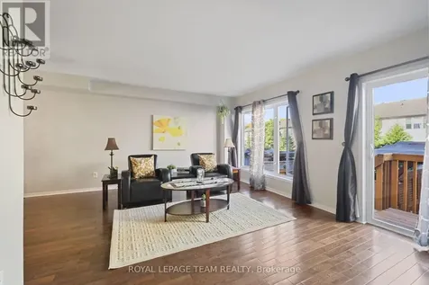 215 Parkrose Private Ottawa ON K4A 0N8