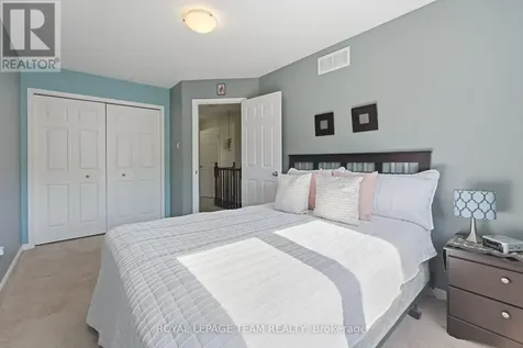 215 Parkrose Private Ottawa ON K4A 0N8