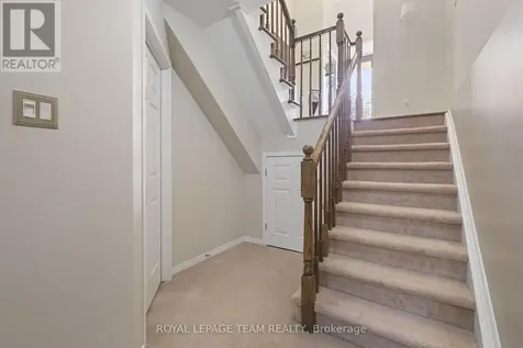 215 Parkrose Private Ottawa ON K4A 0N8