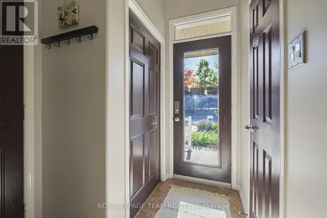 215 Parkrose Private Ottawa ON K4A 0N8
