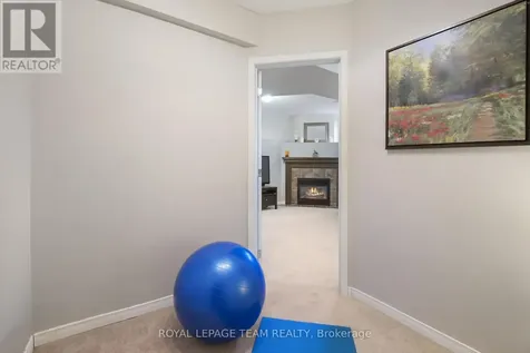 215 Parkrose Private Ottawa ON K4A 0N8