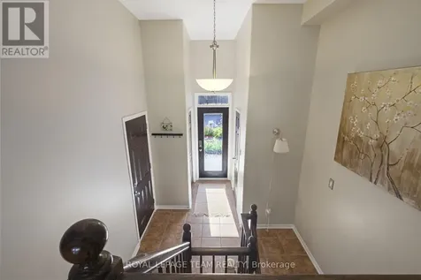 215 Parkrose Private Ottawa ON K4A 0N8