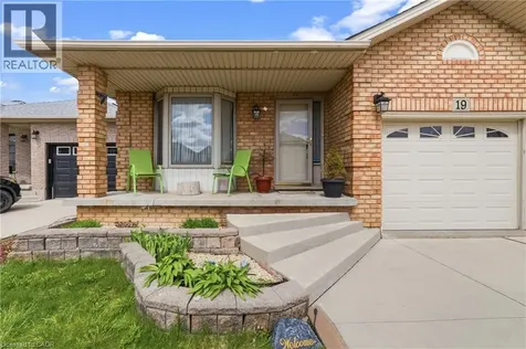 19 Sedona Court Hamilton ON L9B 2R1