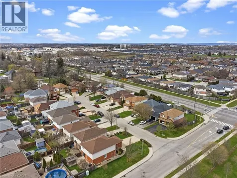 19 Sedona Court Hamilton ON L9B 2R1