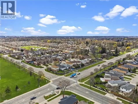 19 Sedona Court Hamilton ON L9B 2R1