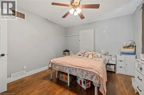 54 Chestnut Street East St. Catharines ON L2T 1H1