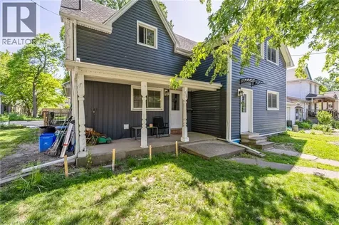 54 Chestnut Street East St. Catharines ON L2T 1H1