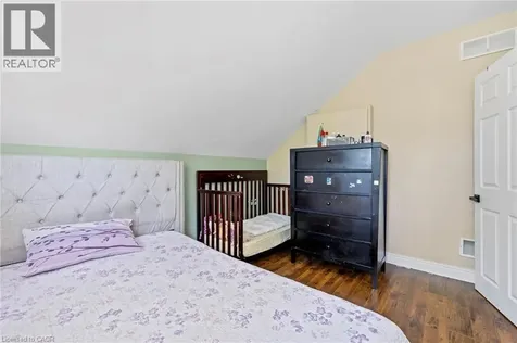 54 Chestnut Street East St. Catharines ON L2T 1H1