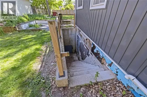 54 Chestnut Street East St. Catharines ON L2T 1H1