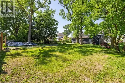 54 Chestnut Street East St. Catharines ON L2T 1H1