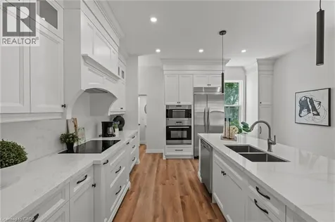 192 Victoria Avenue North Hamilton ON L8L 5G1