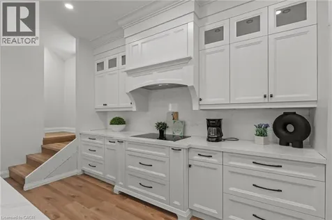 192 Victoria Avenue North Hamilton ON L8L 5G1
