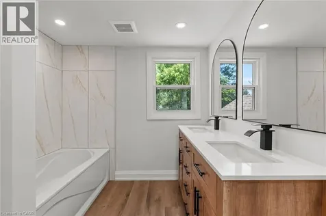 192 Victoria Avenue North Hamilton ON L8L 5G1