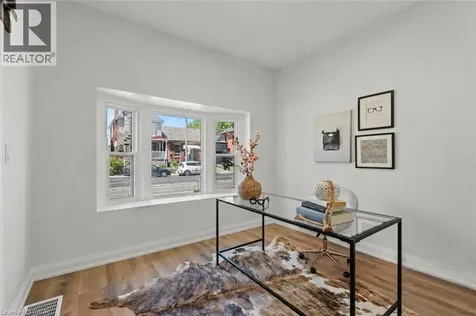 192 Victoria Avenue North Hamilton ON L8L 5G1