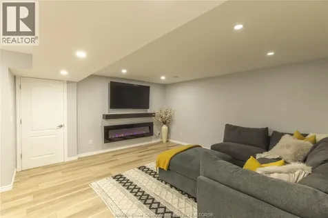 3170 Viola Crescent Windsor ON N8N 0A3