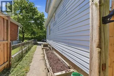 103 Chalmers Street North Cambridge ON N1R 5C1